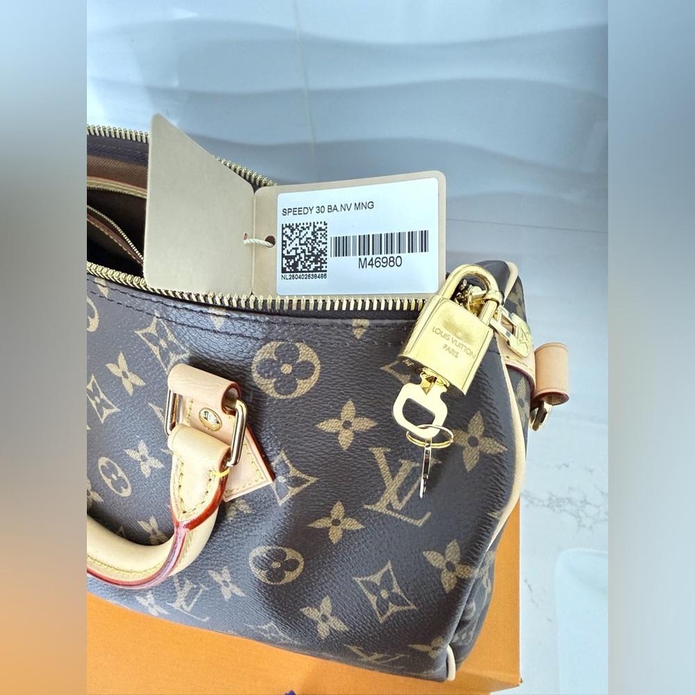 Louis Vuitton Classic Monogram Satchel - Picture 14 of 15